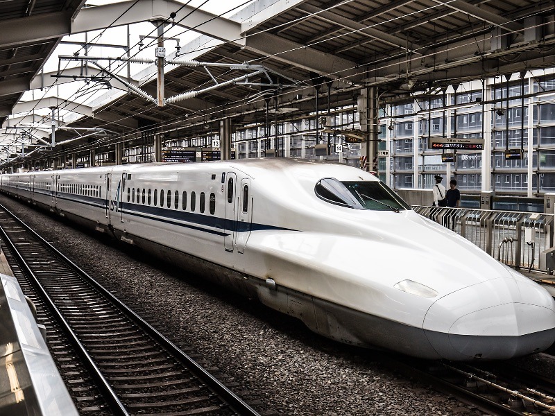 Cẩm Nang Đi Lại Bằng Shinkansen & Tàu Địa Phương