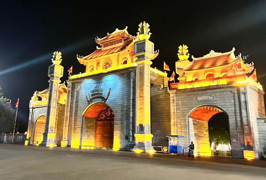 Tour đêm Đền Hùng có gì hấp dẫn khiến du khách “phải thử” năm 2026
